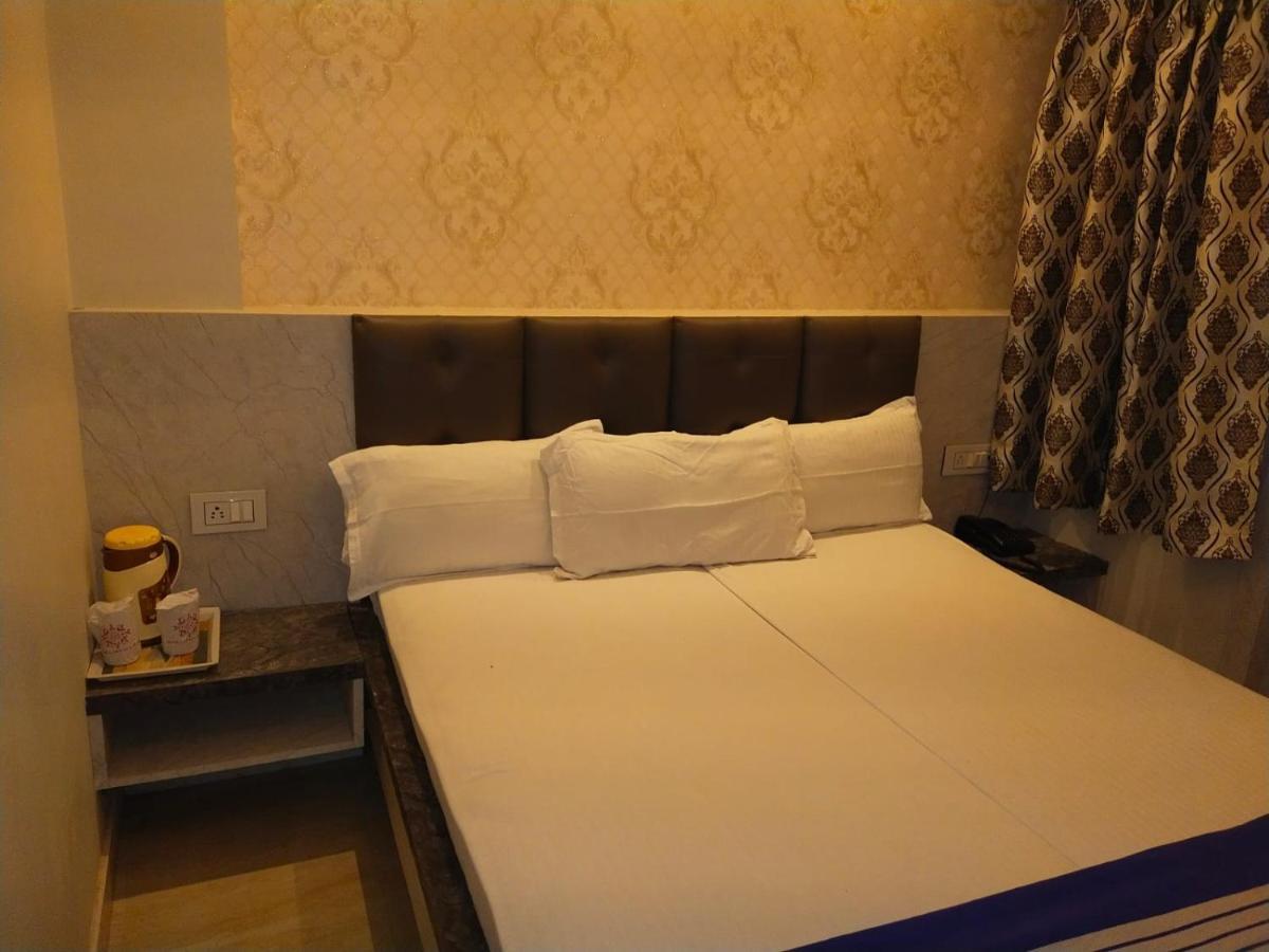 Hotel Gateway Kailash Varanasi Ngoại thất bức ảnh