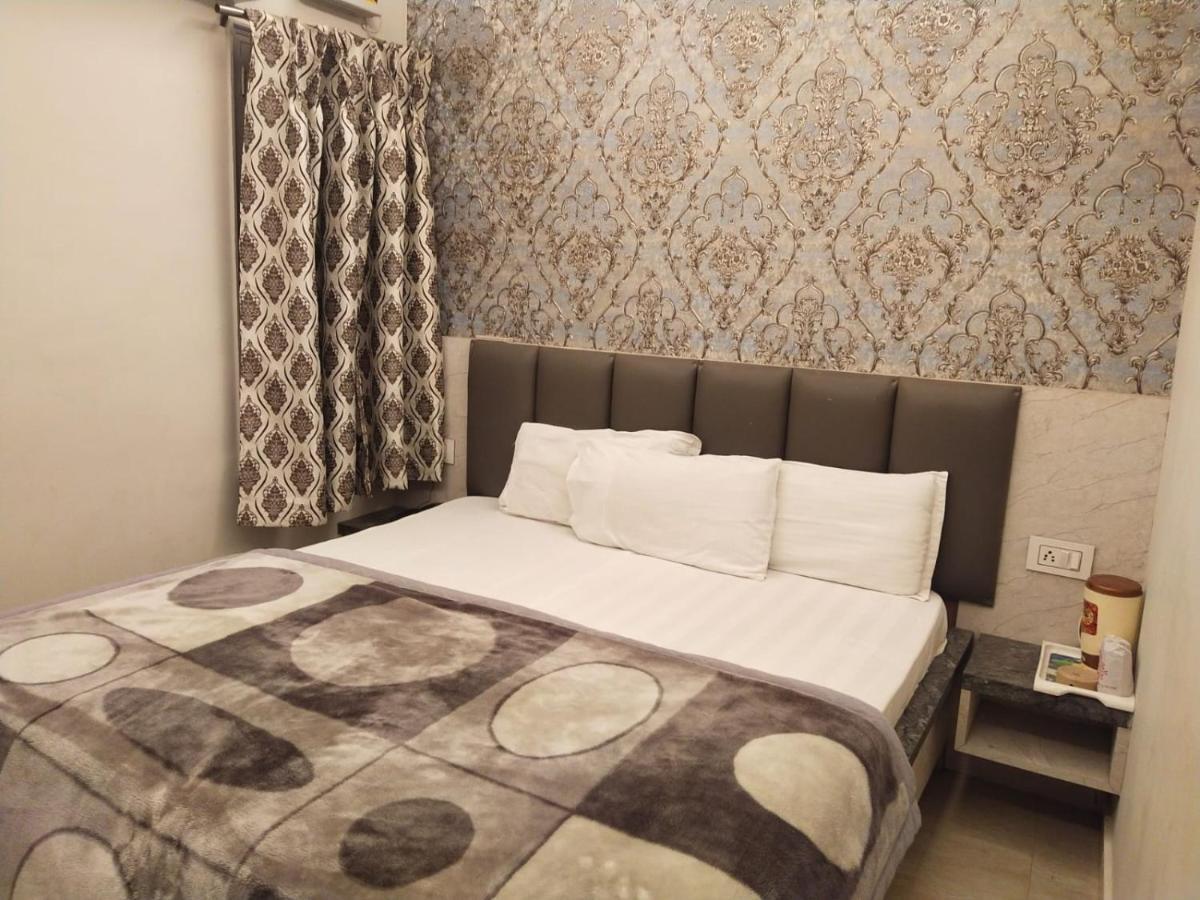 Hotel Gateway Kailash Varanasi Ngoại thất bức ảnh