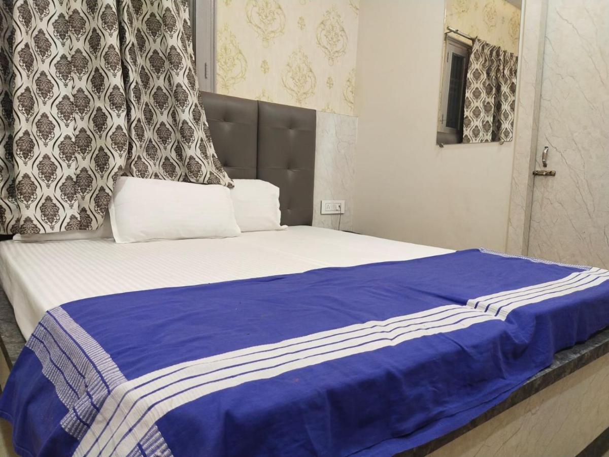 Hotel Gateway Kailash Varanasi Ngoại thất bức ảnh