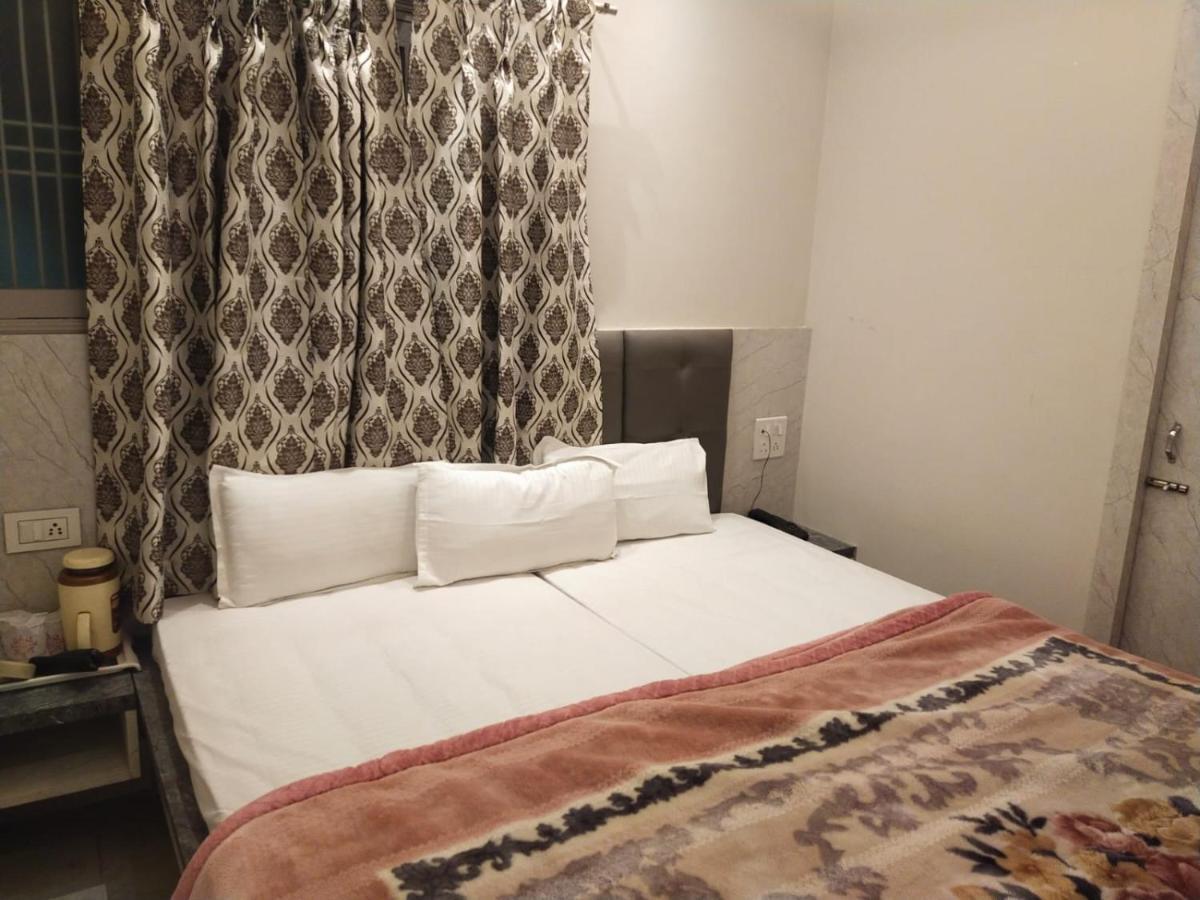 Hotel Gateway Kailash Varanasi Ngoại thất bức ảnh