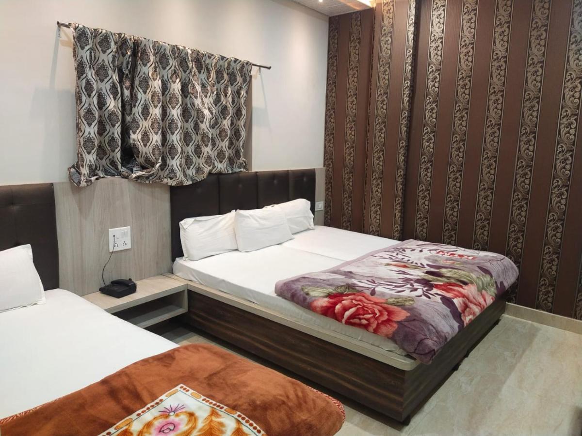 Hotel Gateway Kailash Varanasi Ngoại thất bức ảnh