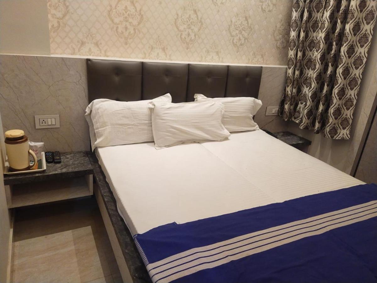 Hotel Gateway Kailash Varanasi Ngoại thất bức ảnh