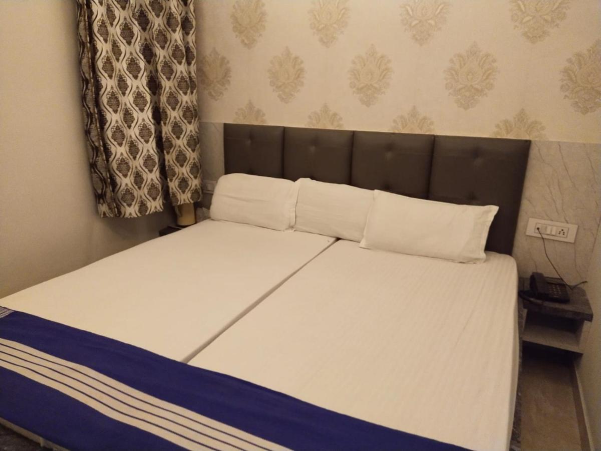 Hotel Gateway Kailash Varanasi Ngoại thất bức ảnh