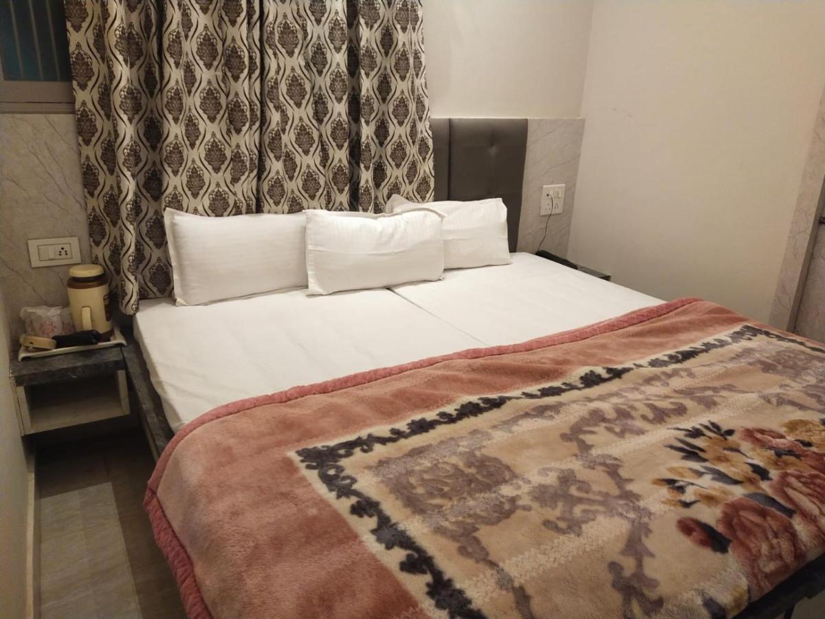 Hotel Gateway Kailash Varanasi Ngoại thất bức ảnh