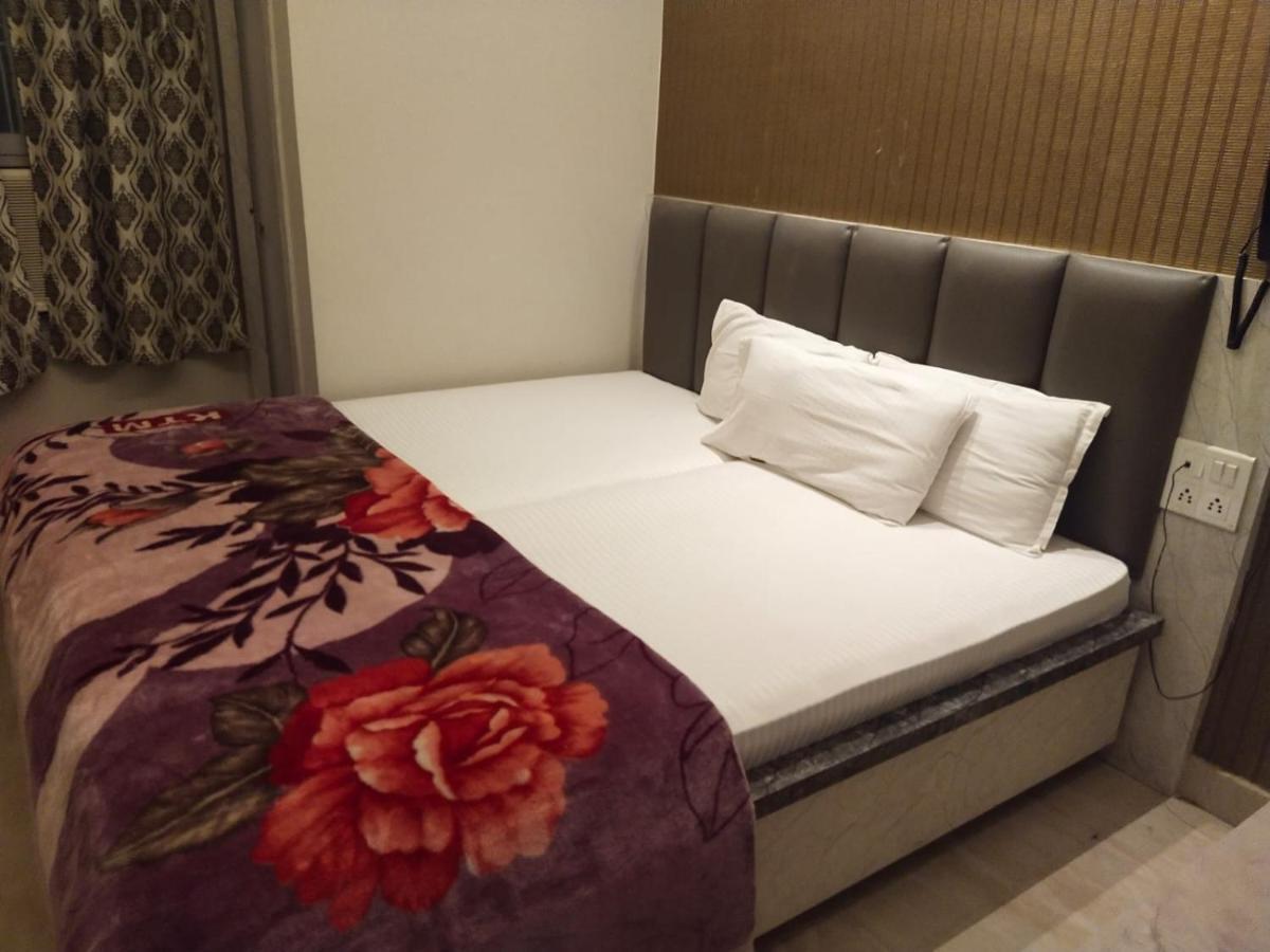 Hotel Gateway Kailash Varanasi Ngoại thất bức ảnh