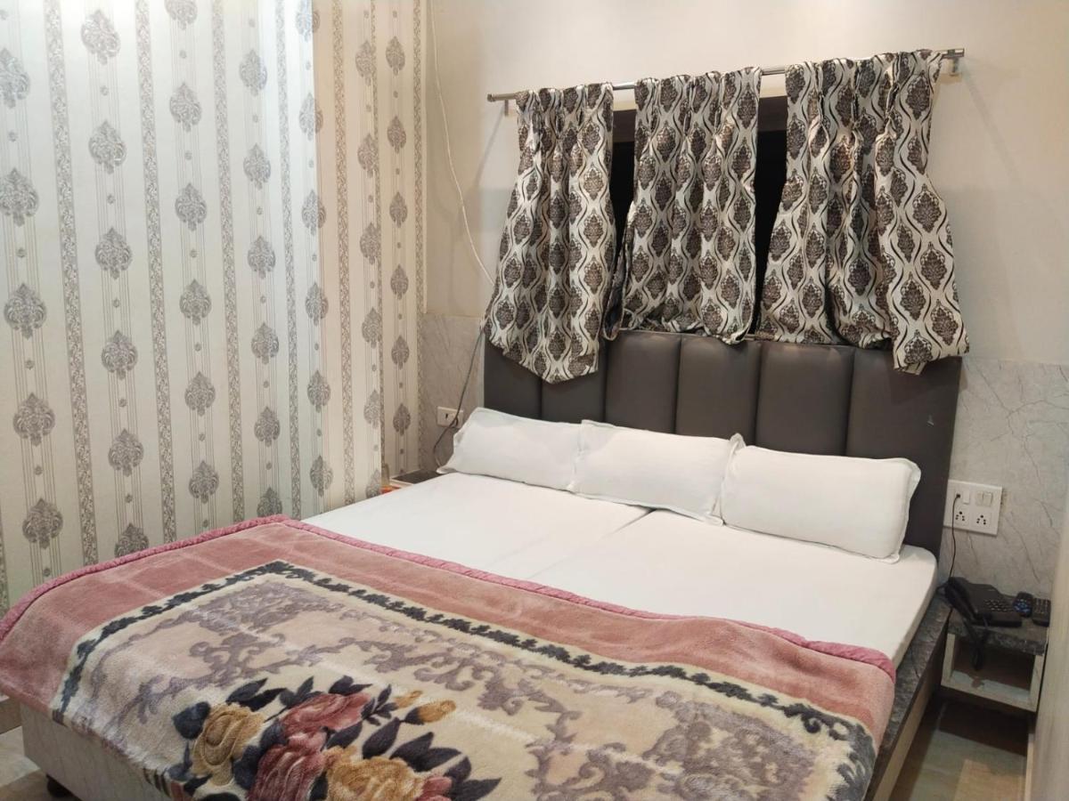 Hotel Gateway Kailash Varanasi Ngoại thất bức ảnh