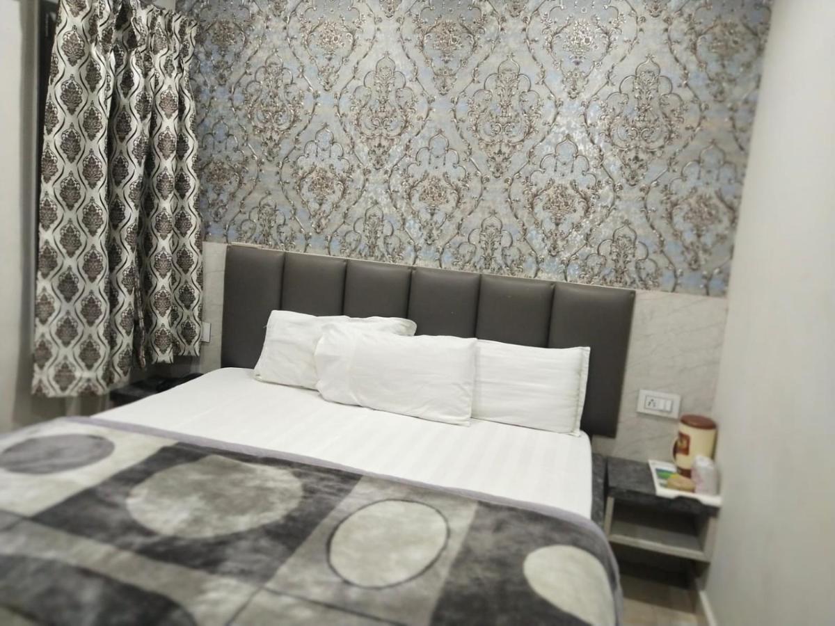 Hotel Gateway Kailash Varanasi Ngoại thất bức ảnh