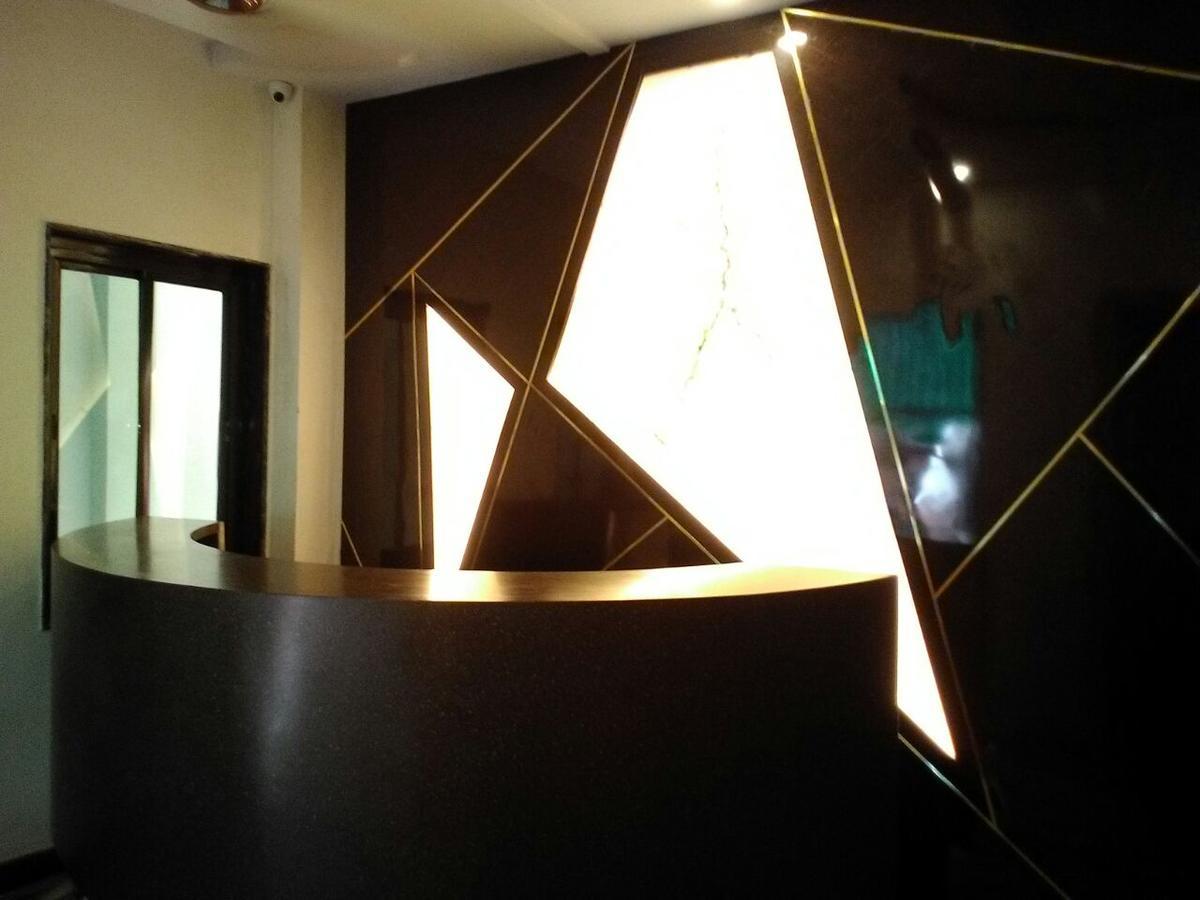Hotel Gateway Kailash Varanasi Ngoại thất bức ảnh